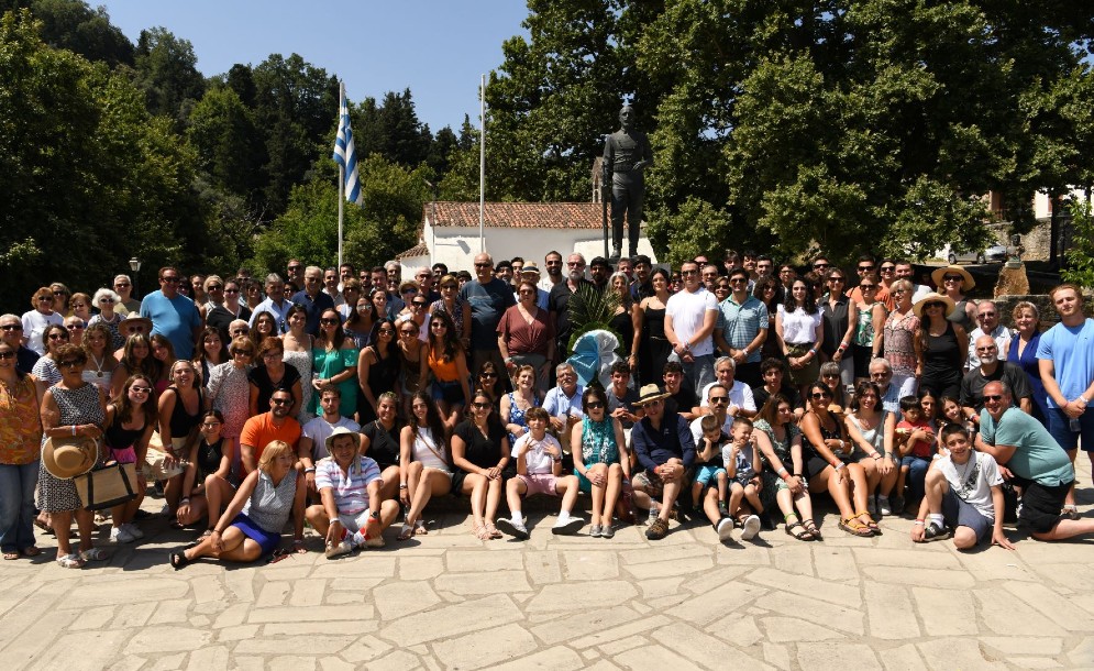 Τους ομογενείς Κρήτες της Αμερικής υποδέχθηκε στο ιστορικό Θέρισο ο Δήμαρχος Χανίων