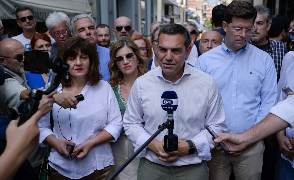 Τσίπρας: Ο Μητσοτάκης ακούει συνομιλίες των αντιπάλων του, αλλά όχι την απόγνωση της κοινωνίας