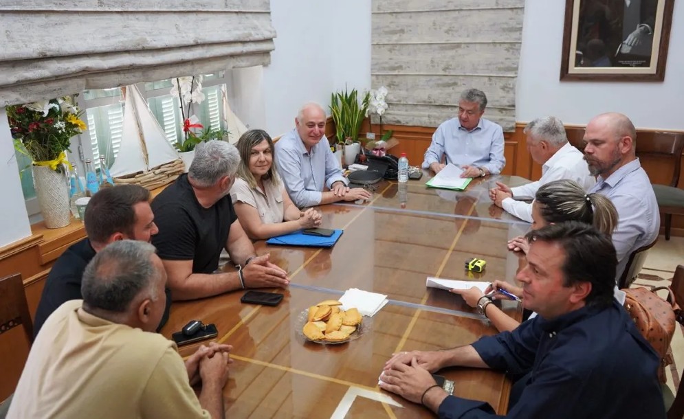 Έπεσαν οι υπογραφές για δύο σημαντικά έργα συντήρησης του οδικού δικτύου στην Π.Ε. Ηρακλείου