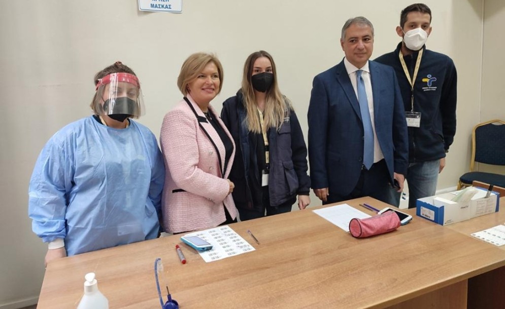 Στο Καραμανδάνειο Νοσοκομείο η Μίνα Γκάγκα