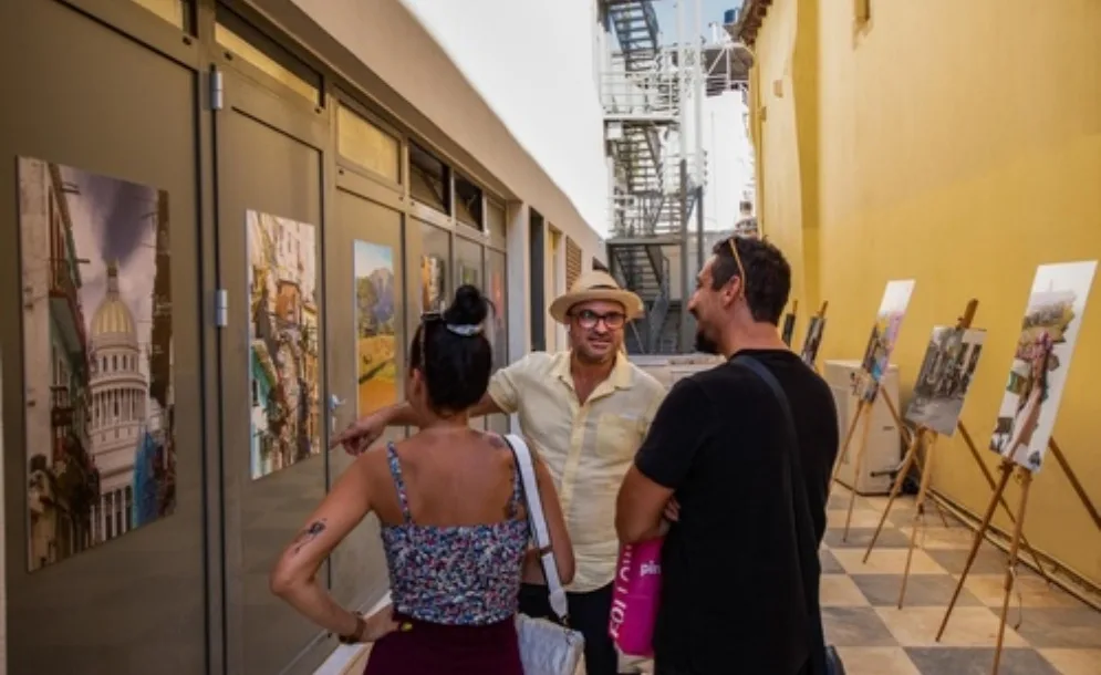 Συνεχίζεται η έκθεση φωτογραφίας «CUBA, the land of joy, passion and hope» στο αίθριο του Πολύκεντρου