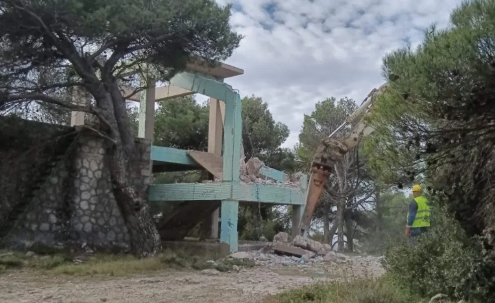 Από την Αττική ξεκίνησε το μεγάλο πρόγραμμα κατεδαφίσεων αυθαιρέτων