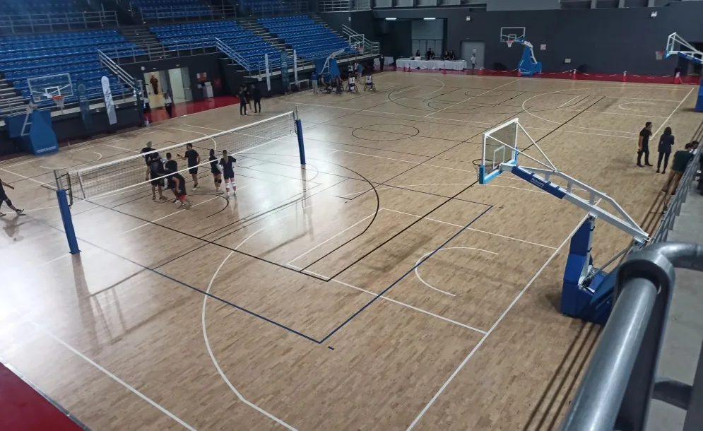 Παραδόθηκε στους αθλητές το πλήρως ανακαινισμένο από την Περιφέρεια Κρήτης αθλητικό κέντρο” Μάρκος Καραναστάσης”του ΕΛΜΕΠΑ.
