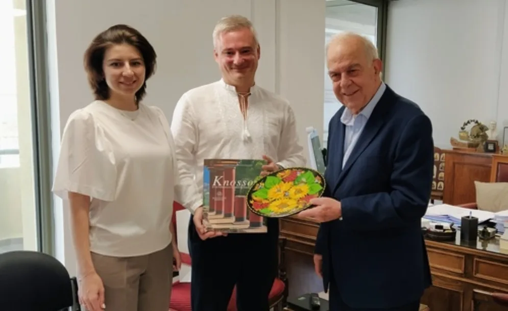 Συνάντηση του Βασίλη Λαμπρινού με τους Πρόξενους της Ουκρανίας στην Ελλάδα