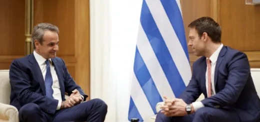 Συνάντηση Μητσοτάκη - Κασσελάκη στη Βουλή