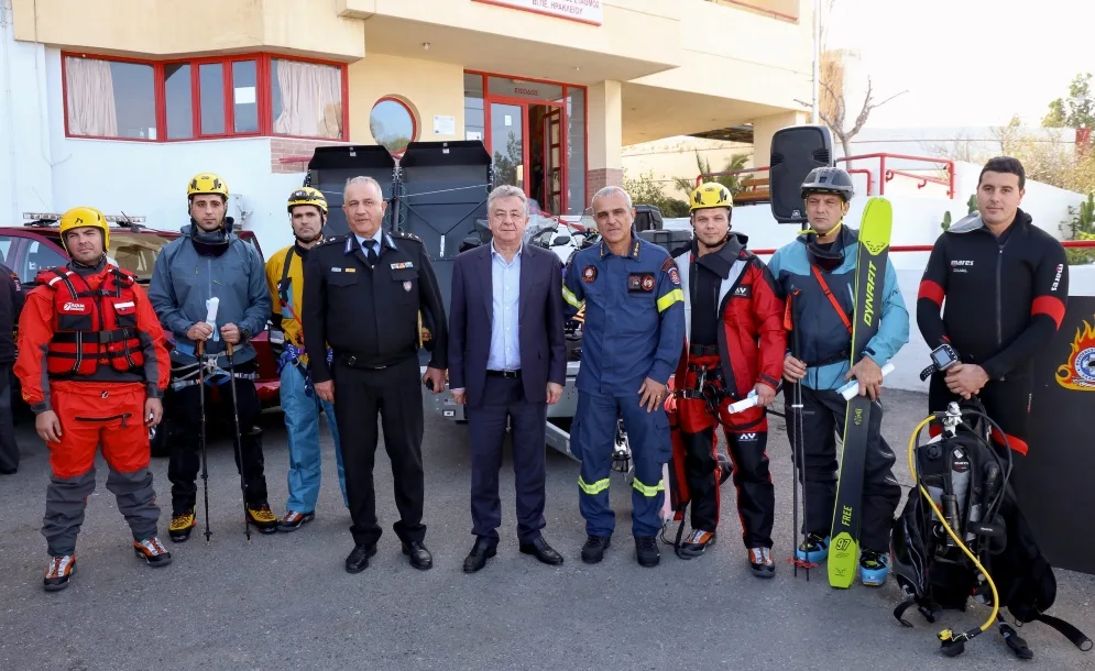 Παραδόθηκε διασωστικός εξοπλισμός αξίας 500.000 ευρώ στην ΕΜΑΚ