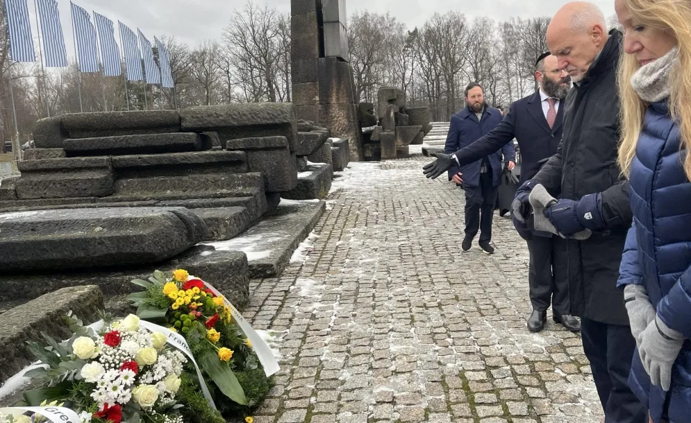 Ο Γιώργος Α. Παπανδρέου στο Άουσβιτς για την Διεθνή Ημέρας Μνήμης των θυμάτων του Ολοκαυτώματος