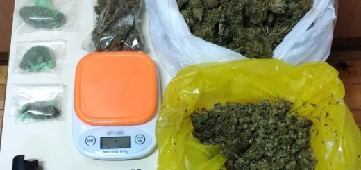 Ρέθυμνο: Ναρκωτικά και όπλα σε έρευνα που του έγινε