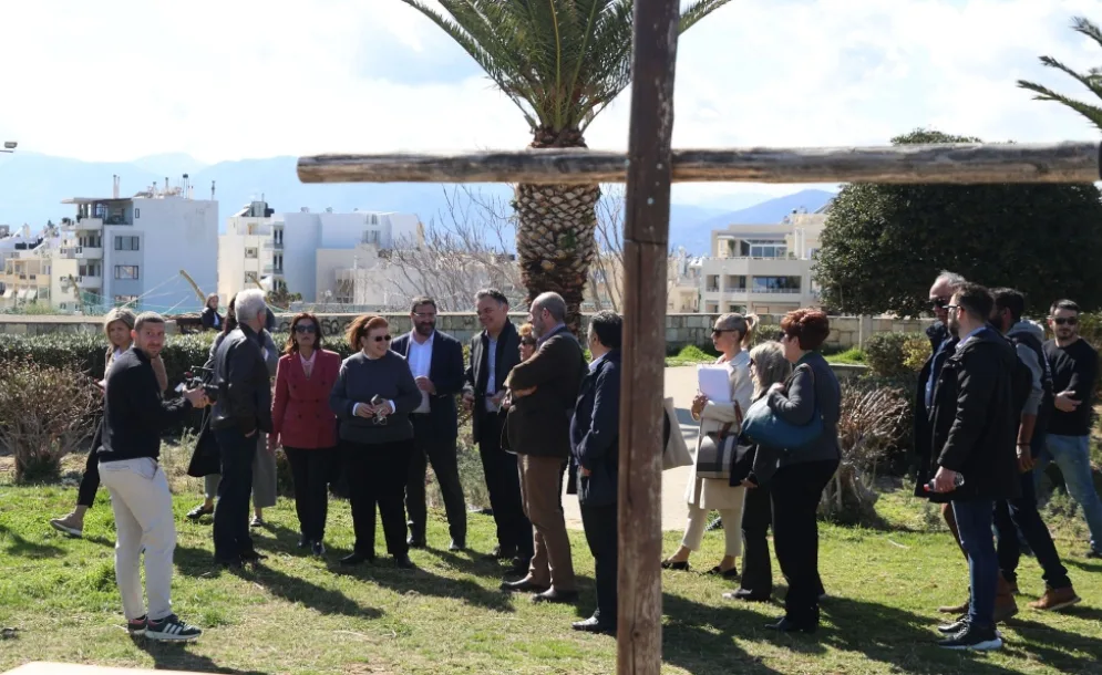 Ηράκλειο: Αυτοψία στα Ενετικά Τείχη από την Υπουργό Πολιτισμού Λίνα Μενδώνη