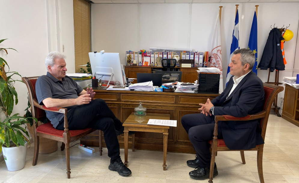 Συνάντηση του Δημάρχου Ηρακλείου Αλέξη Καλοκαιρινού με τον Βουλευτή Ηρακλείου, Τομεάρχη Υποδομών & Μεταφορών ΣΥΡΙΖΑ ΠΣ, Χάρη Μαμουλάκη