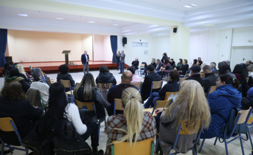 Με επιτυχία η δράση των εθελοντών του «Δικαίωμα στην πόλη» με θέμα «Παρέες – Ψυχαγωγία – Διαδίκτυο: Πώς επικοινωνούμε με τα παιδιά»