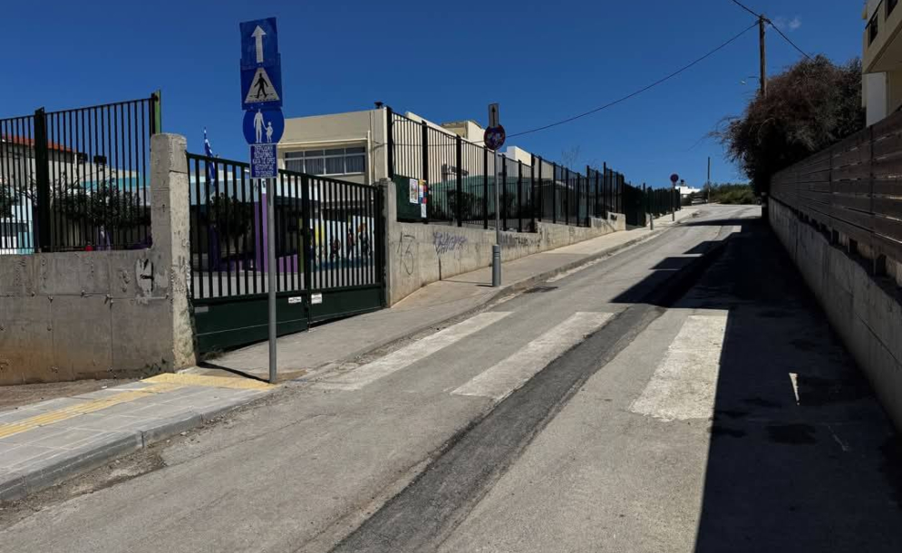 Ενισχύεται η οδική ασφάλεια σε δρόμους και σχολεία του Ηρακλείου με νέα πεζοδρόμια και 25 υπερυψωμένες διαβάσεις