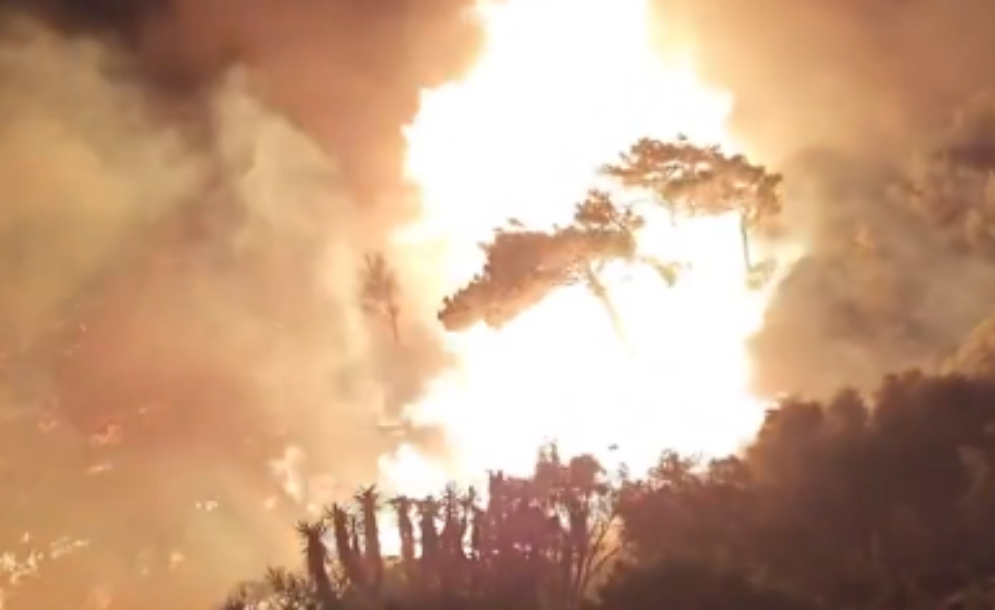 Μεγάλη φωτιά στην Κερατέα