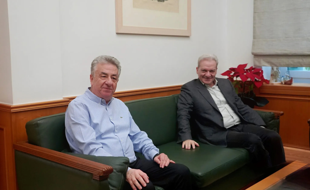 Συνάντηση Σταύρου Αρναουτάκη και Αλέξη Καλοκαιρινού με επίκεντρο τη συνεργασία της Αυτοδιοίκησης για την λειψυδρία