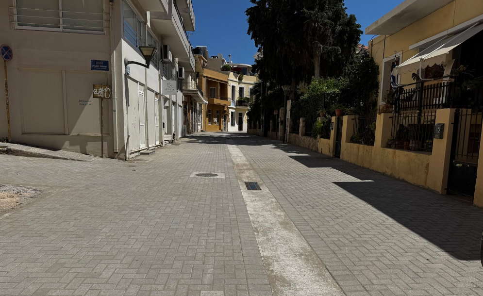 Ολοκληρώθηκε η ανακατασκευή και του πεζοδρομημένου τμήματος της Ταξιάρχου Μαρκοπούλου